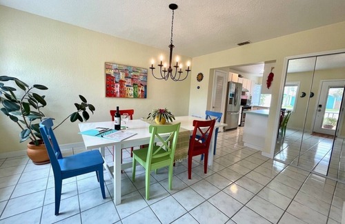 Horton Shores House | 1 Block from beach! 🏖 3 blocks to Downtown. Resort-like Backyard Walk to all