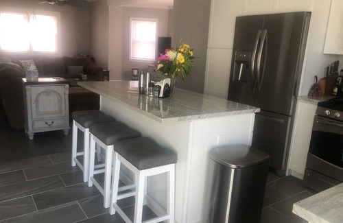 Belmar House | 1 Block to Belmar North End Beaches