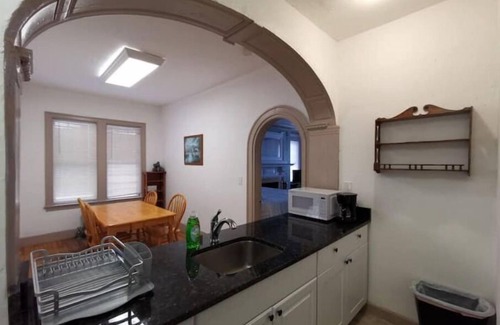 Worcester Apartment | 1 BR Apt walk to MCPHS, WPI, St Vincent Hospital