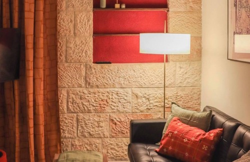 Jerusalem City Centre Apartment | 1 Br Gem in Charming Nachlaot Steps to Shuk