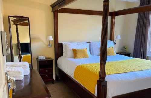 Slyne House | 1 Lathom Ave - Parking, 2 Bathrooms, Comfortable, Welcoming, Nice Area