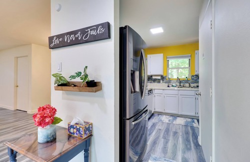 Georgetown Apartment | 1 Mi to Dtwn + Fenced Yard: Georgetown Getaway!