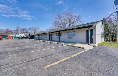 Port Huron Apartment | 1 Mi to Lake Huron Beaches Quiet Studio Apartment