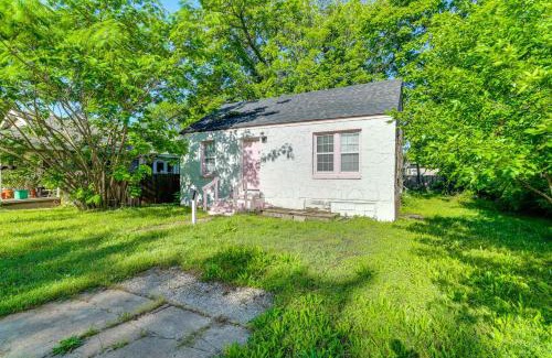 Miami House | 1 Mi to Town Colorful and Cozy Home in Miami!
