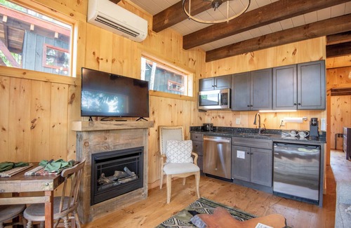 West Jefferson Cabin | 1 Mile to Downtown West Jefferson Camping Cabin #5