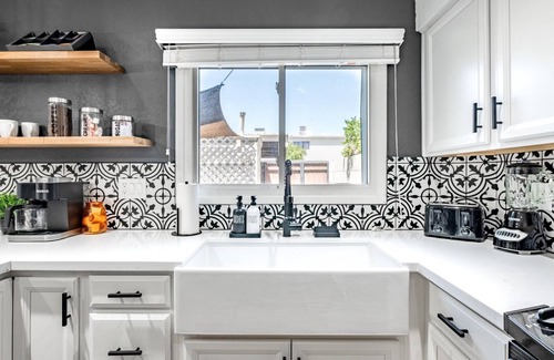 Casa Granada Townhouses House | 1 Mile to Old Town~ Pool~ Outdoor TV