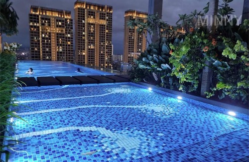 Bandar Tun Razak Apartment | 1 Min walk to Pavilion2 I King Size Sky Pool