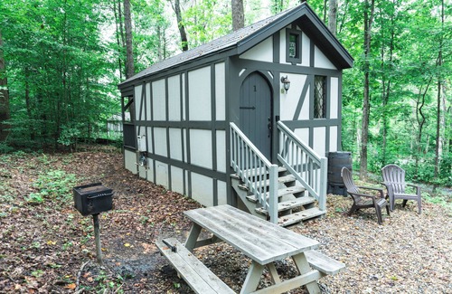 Sevierville House | #1 Olga - *New Kitchen* Tiny Home Cottage