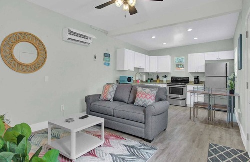 Tampa Heights House | 10 beds! Large home for groups & multiple families! PETS OK!