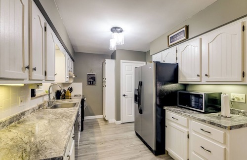 Finneytown House | 10 Mi to Dtwn Cincinnati: Home w/Patio & Yard!
