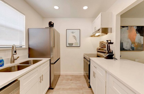 North Austin Civic Association Apartment | 10 mins to Domain two Bedroom