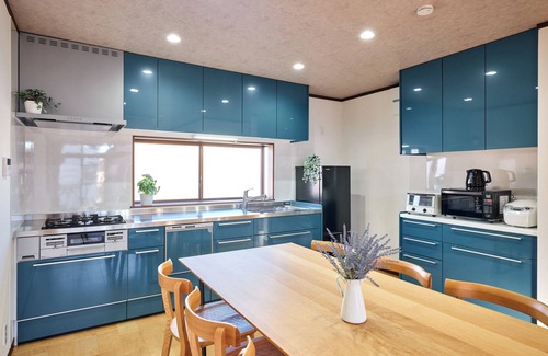 Takasaki House | 10-minute walk from Takasaki Station! Unlimited Netflix viewing on a 75-inch TV! 92 sq.m. 3LDK Stylish and luxurious home.