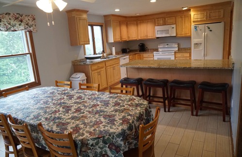 Eastward Look House | 10 MINUTE WALK TO THE BEACH 5 BEDROOMS 3 FULL BATHROOMS SLEEPS 14