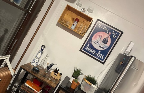 Queens Apartment | 10 minutes to Manhattan! Cozy 2 bedroom in LIC/Astoria, in the center of it all.