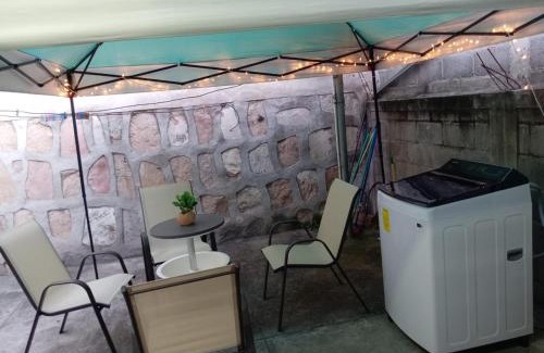 Tegucigalpa House | 10 minutos de UNITEC Apartamento Peatonal 2 Habitaciones