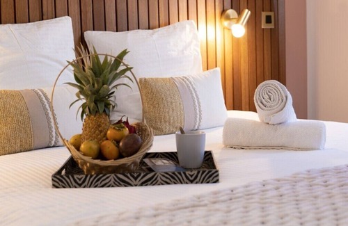 Saint-Denis Hotel | 10 Rue Du Four à Chaux