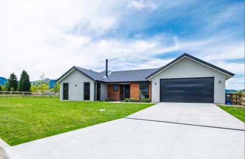 Hanmer Springs House | 10 William Jones Place