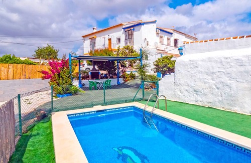 Alhaurin de la Torre Cottage | 100 m² Cabin ∙ 3 bedrooms ∙ 6 guests