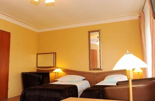 Dobre Miasto House | 100 m² Motel ∙ 3 bedrooms ∙ 8 guests