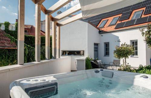 Veszprem Apartment | 100 m² Serviced apartment ∙ 2 bedrooms ∙ 6 guests