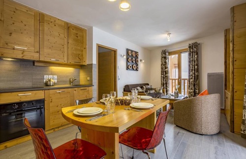 Les Brevieres Apartment | 100m from ski lifts, fitness, swimming pool, sauna, hammam, balcony, tv, 110m², Tignes