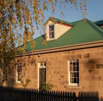 Oatlands House | 101 Oatlands