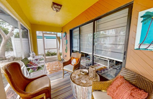 Englewood House | 105 m² House ∙ 2 bedrooms ∙ 4 guests