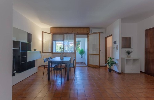 Pontelagoscuro Apartment | 106 m² Apartment ∙ 3 bedrooms ∙ 7 guests