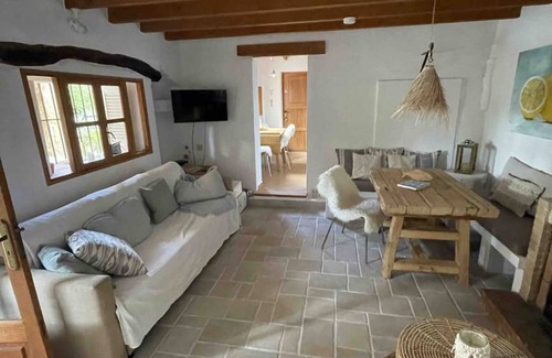 Algaida House | 106 m² House ∙ 2 bedrooms ∙ 4 guests