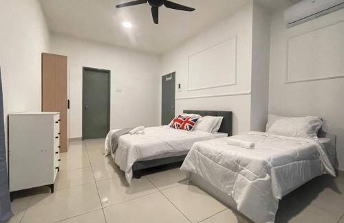 Taman Sri Endah Apartment | 10Pax 4 Room Hidden Gem Sri Petaling 3 min Bukit Jalil Stadium