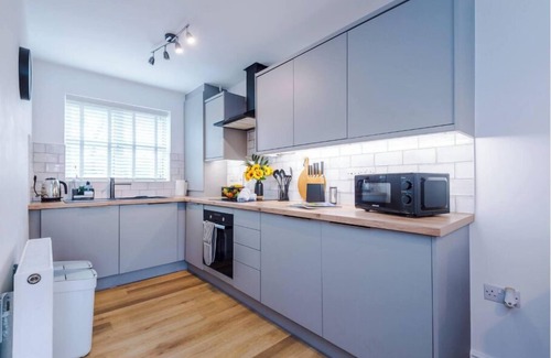 Crewe Apartment | 11 Salisbury Close