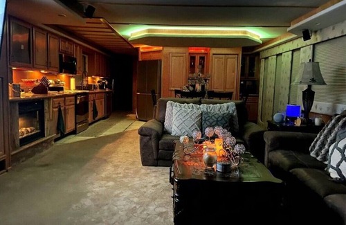 Peoria Boat Rental | 110’ Stardust House boat - Super Bowl rental