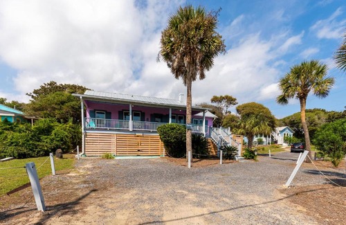 Folly Beach House | 1120 E Arctic Ave - Neptune's Folly - Ocean View