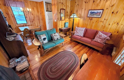 Sugar Hill Cottage | 11G Quintessential New England Cottage with Fantastic Views and Dog Friendly!
