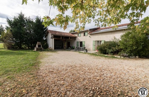 Ponlat-Taillebourg House | 120 m² Gîte ∙ 5 bedrooms ∙ 10 guests