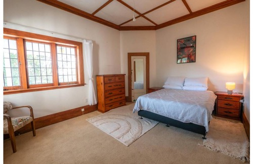 Mount Eden House | 120 m² House ∙ 4 bedrooms ∙ 7 guests