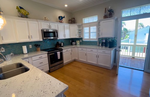 South Padre Island House | 121 Snapper By The Sea 4 Bedroom Home