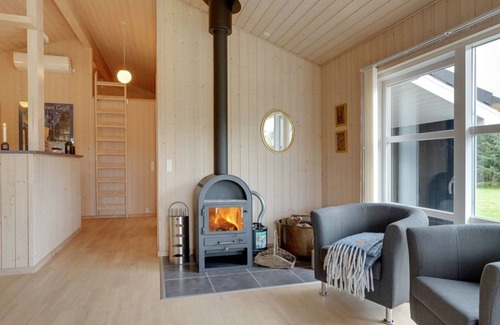 Torup Strand House | 124 m² House ∙ 1 bedroom ∙ 8 guests