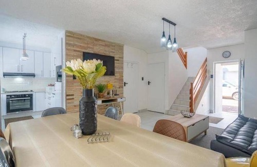 Berea Apartment | 125 m² Apartment ∙ 3 bedrooms ∙ 8 guests