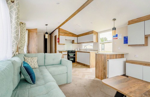 Mablethorpe House | 12ft-wide luxury caravan with one double and two twin.