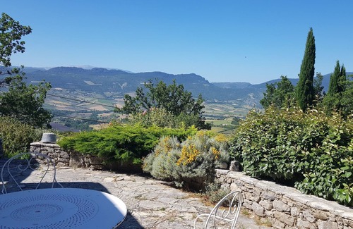 Le Poet-Sigillat Other | 12th-century chapel, a haven of peace in the heart of the Drôme Provençale.