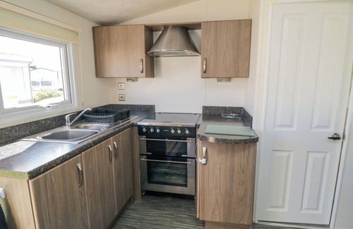 Cayton Bay Cottage | 13 GOSLING, family friendly, country holiday cottage in Cayton Bay