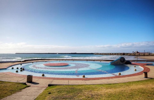 Quigney Beach Apartment | 14 on Marine