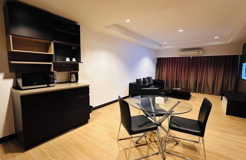 Chom Thong Hotel | 14 Place