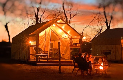 Prairie Lea Cabin | #14 Son's Blue River Camp Glamping Cabin w/1 Queen, 1 Twin