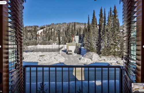 Sun Peaks House | 14 Village Walk! - Gorgeous Ski in/out - Great for Families!