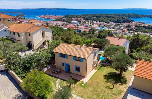Rab House | 140 m² House ∙ 3 bedrooms ∙ 6 guests