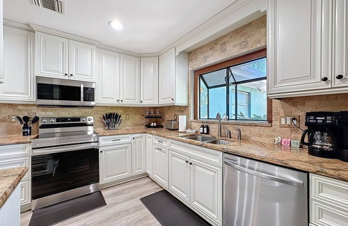 Clearwater House | 1465 Satsuma Street S