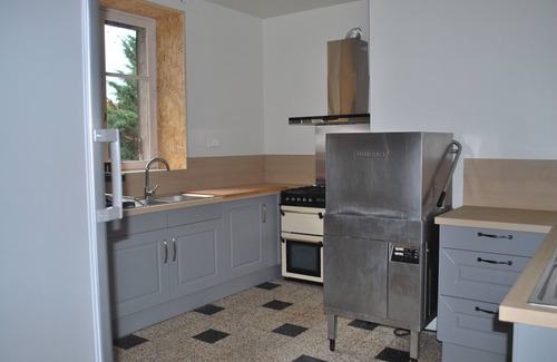 Varzy House | 15-person gite with 6 bedrooms and bar area ideal for family reunions!