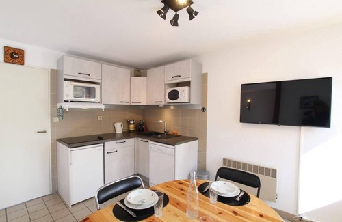 Briancon Apartment | 150m from ski slopes, 3rd floor, view mountain, balcony, tv, 38m², Serre Chevalier